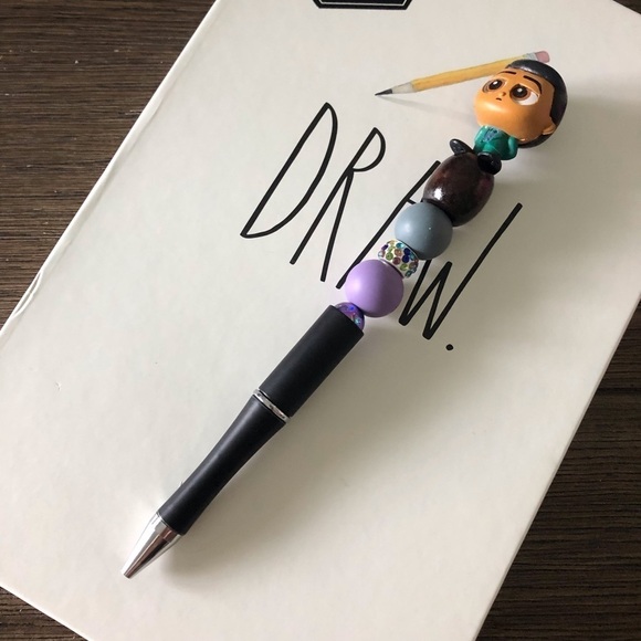 Disney Doorables: The Haunted Mansion: Buttler handmade beaded pen - Picture 2 of 3